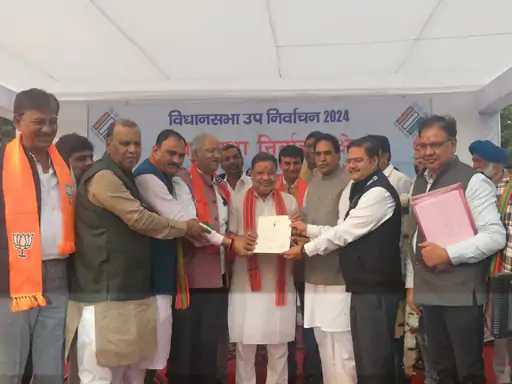 सुनील सोनी को दिया गया जित का सर्टिफिकेट ..